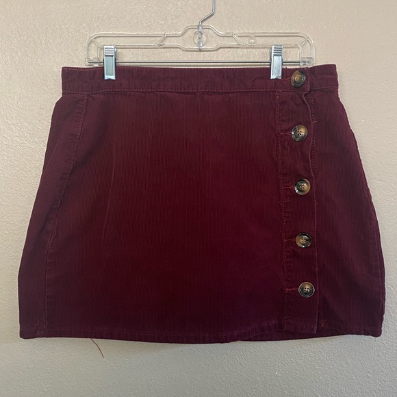 Boohoo Plus Berry Skirt With Buttons - Picture 3 of 9